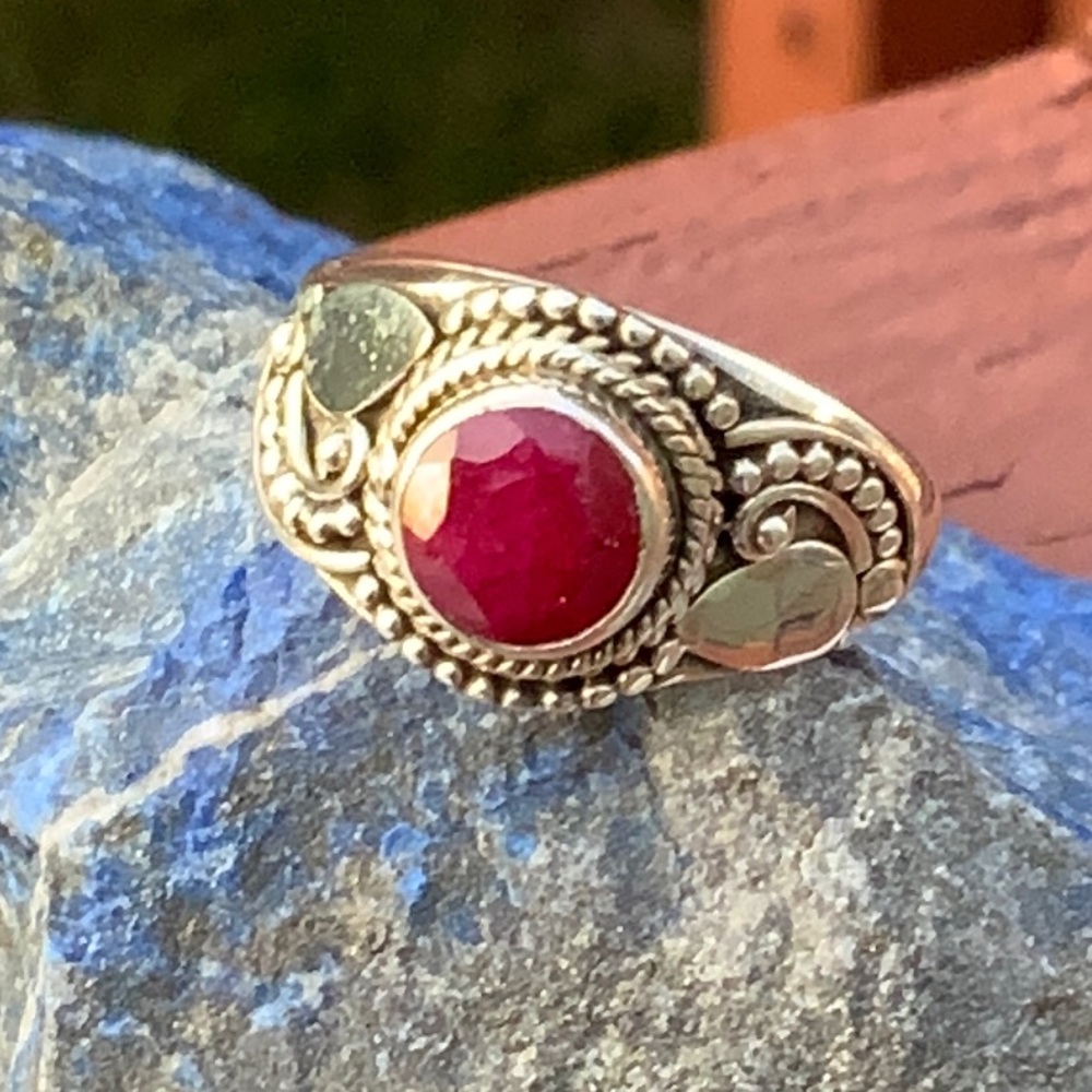 BOUTIQUE NATURAL FACETED RUBY 925 SILVER RING, 8.5 - Picture 8 of 13